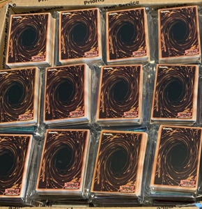 Yu-Gi-Oh Custom Lot of 400 Common Single Cards.